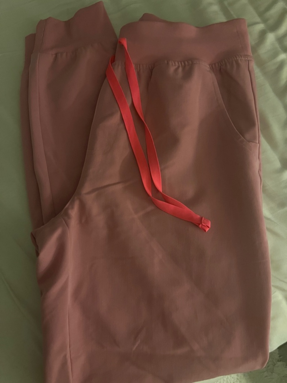 Figs chalk Pink Zamora Jogger Pants with neon pink Drawstring